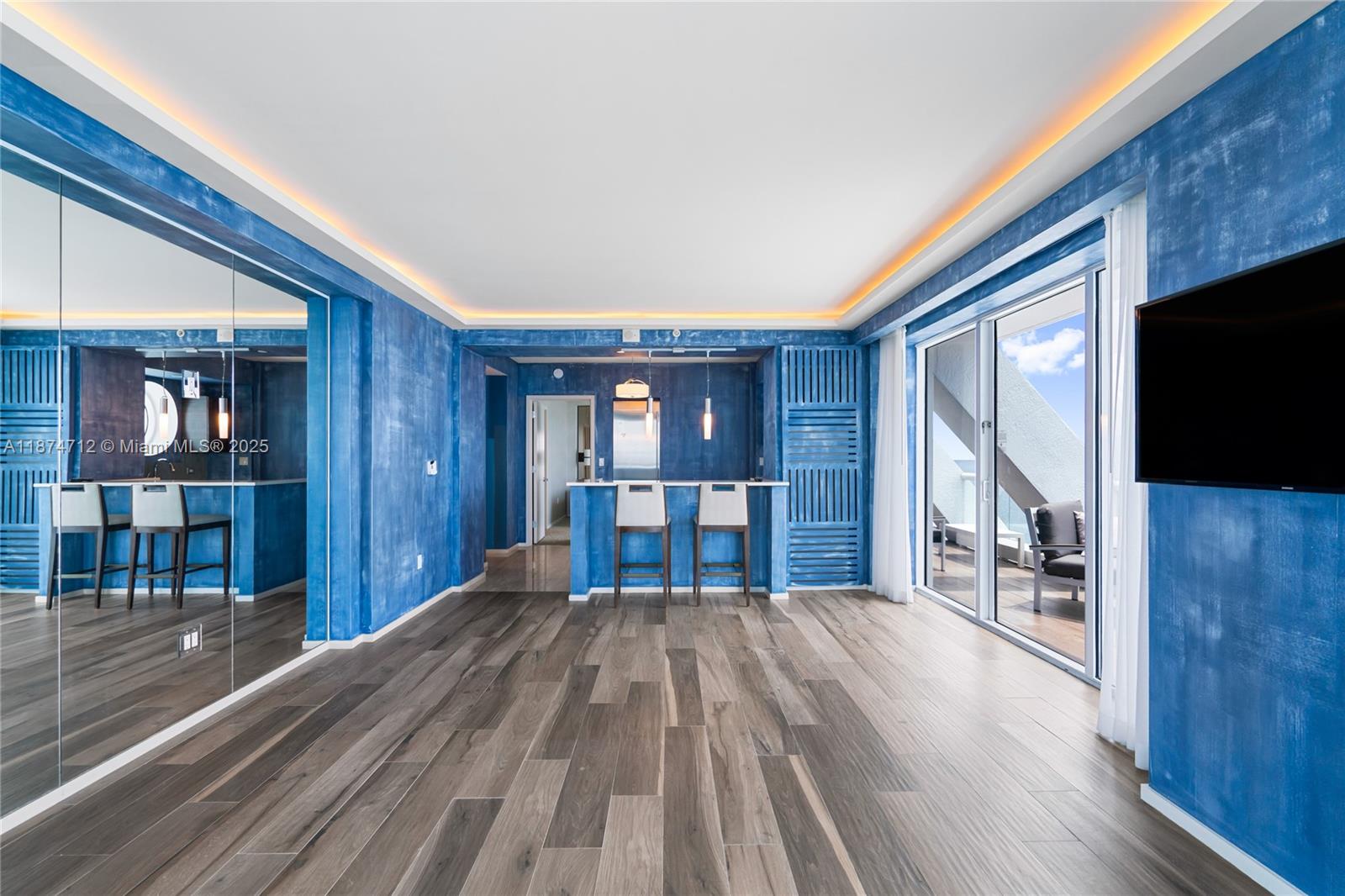 551 FLB CONDOMINIUM RESID - Residential
