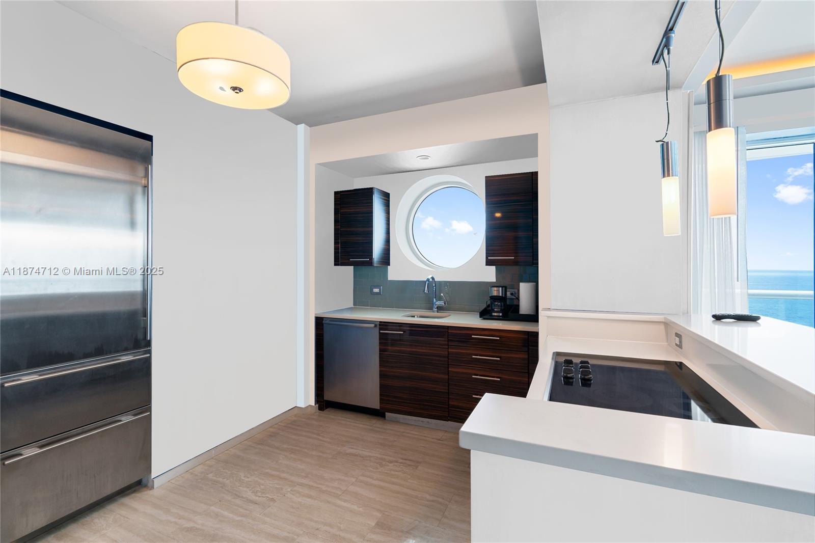 551 FLB CONDOMINIUM RESID - Residential