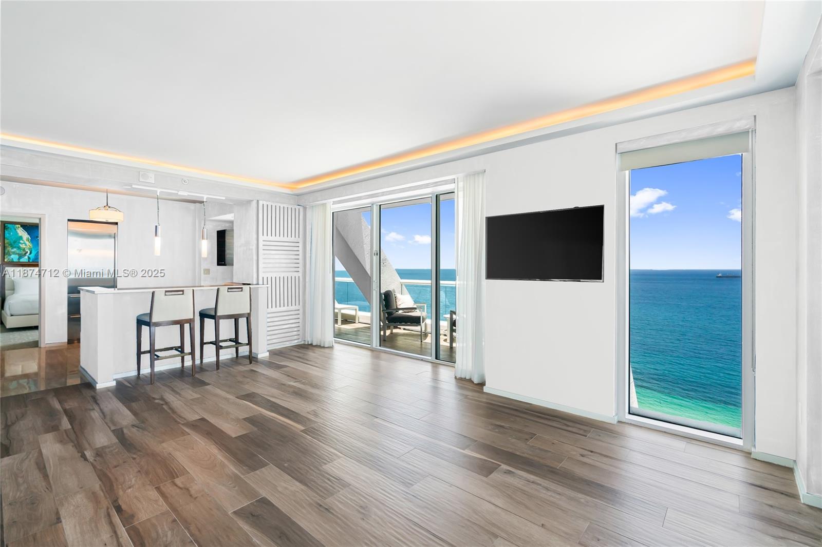 551 FLB CONDOMINIUM RESID - Residential