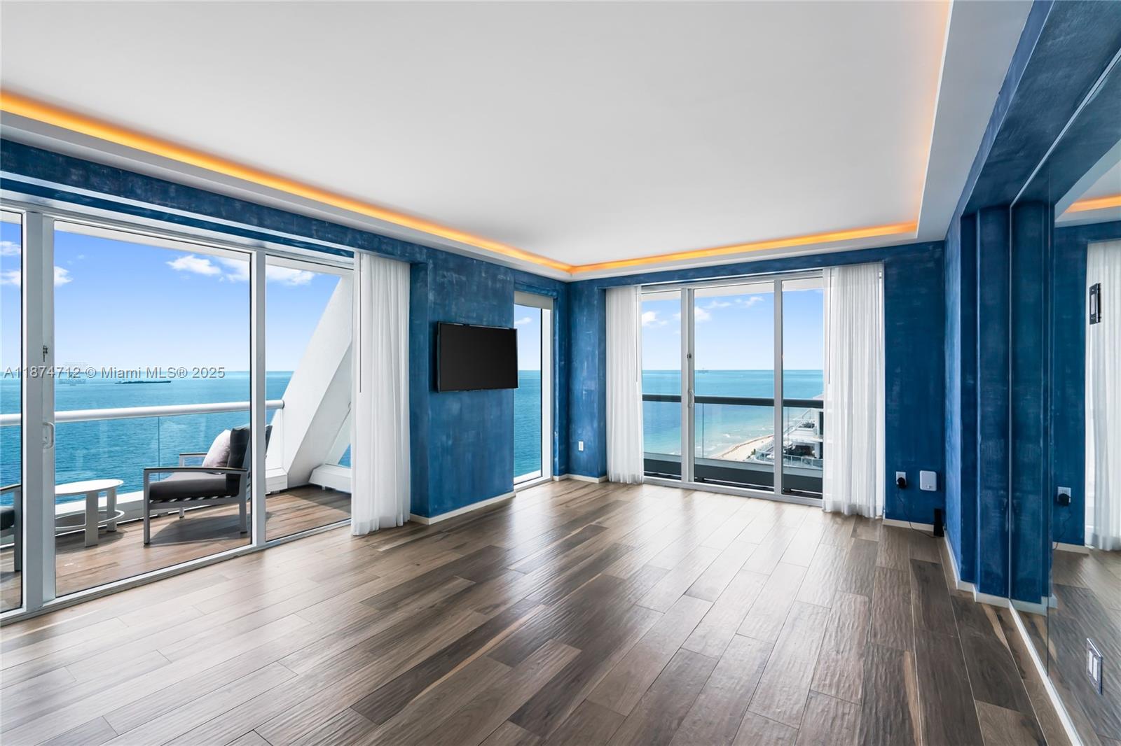 551 FLB CONDOMINIUM RESID - Residential