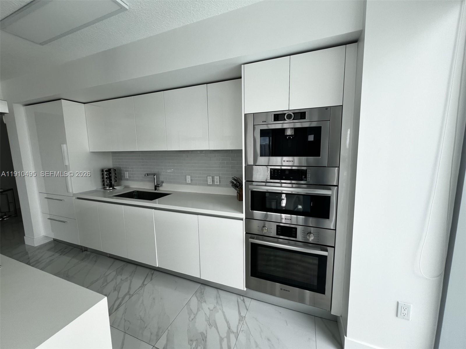 PARQUE TOWERS CONDO - Residential