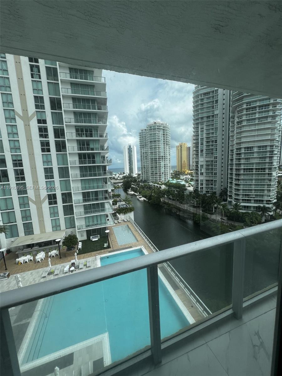PARQUE TOWERS CONDO - Residential