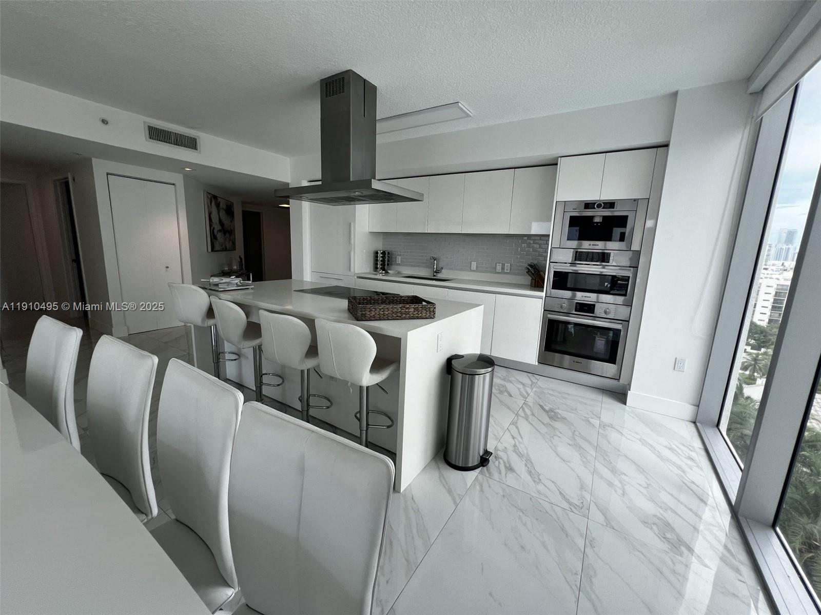 PARQUE TOWERS CONDO - Residential