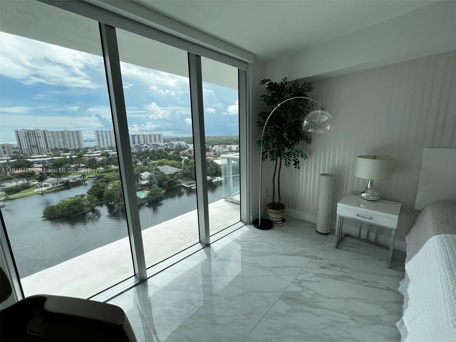 PARQUE TOWERS CONDO - Residential