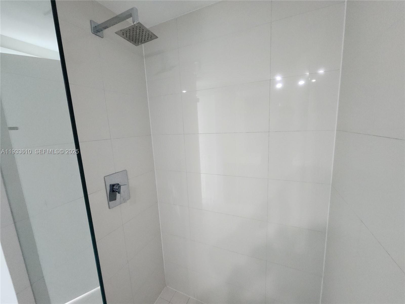 SLS BRICKELL - Residential