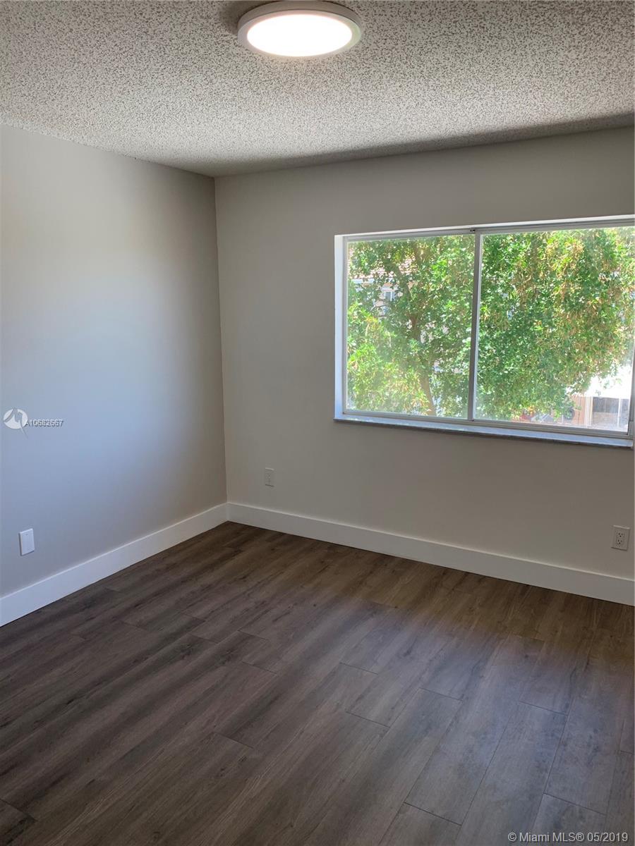 WEITZER SERENA LAKES TOWN - Residential