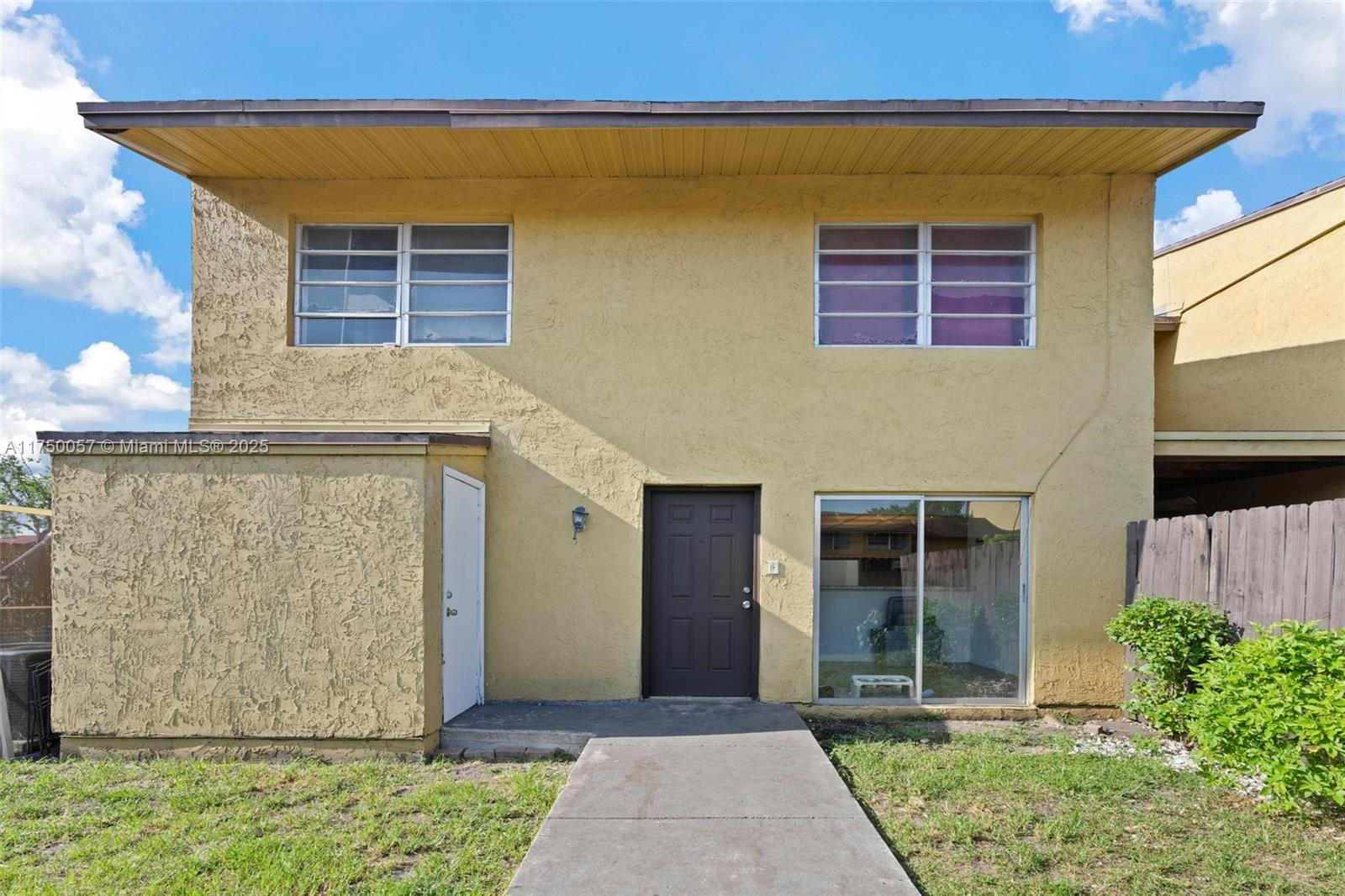 15460 Sw 82nd Ln 404, Miami, Broward County, Florida - 3 Bedrooms  
3 Bathrooms - 