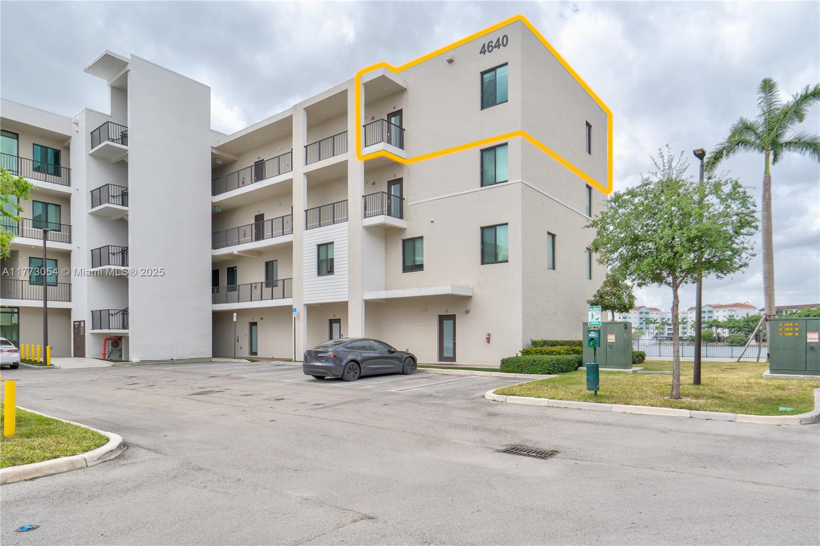 Property for Sale at 4640 Nw 84 Ave 41, Doral, Miami-Dade County, Florida - Bedrooms: 3 
Bathrooms: 2  - $530,000