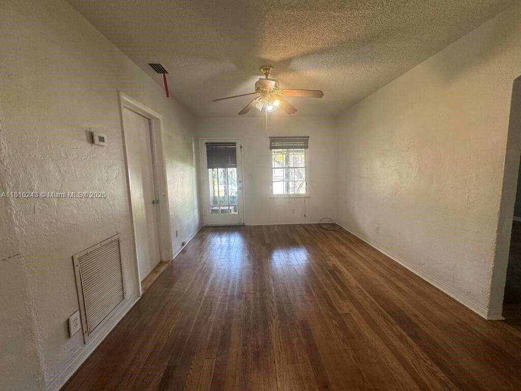 218 SW 10th St