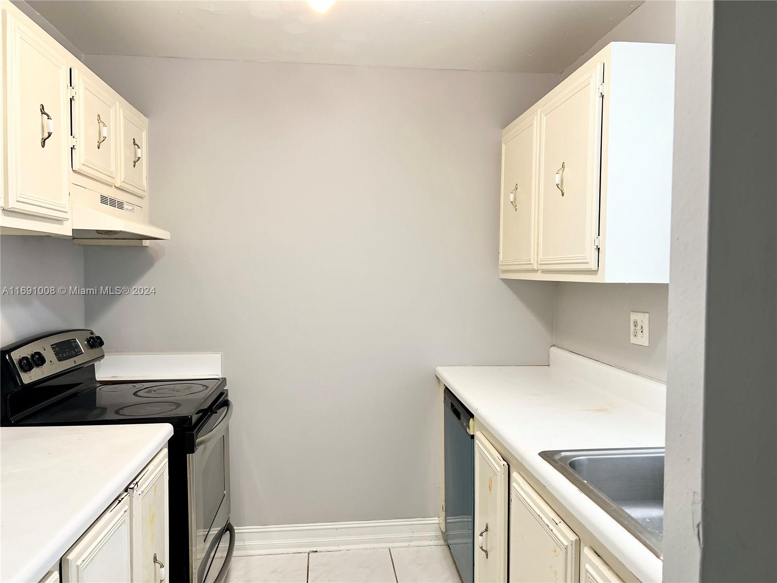 BLUEBERRY HILL IV CONDO - Residential