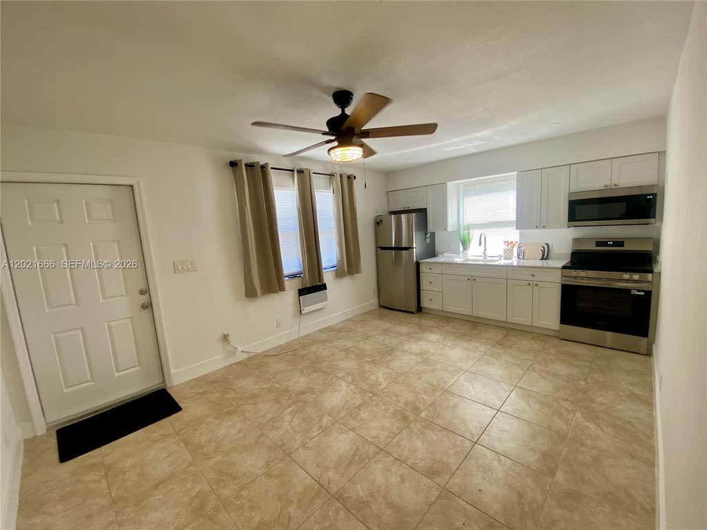 Photo of 1112 N 61st Ter #B, Hollywood, FL 33024 (MLS # A12021666)