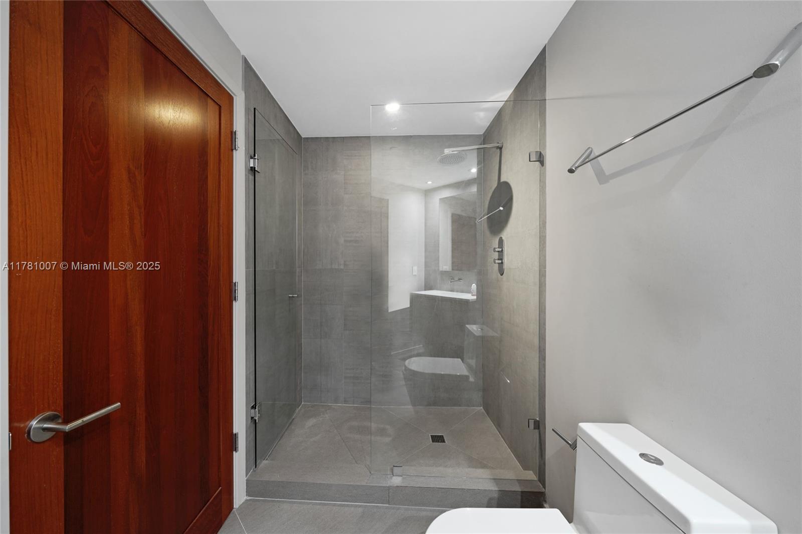 PORTOFINO TOWER CONDO - Residential