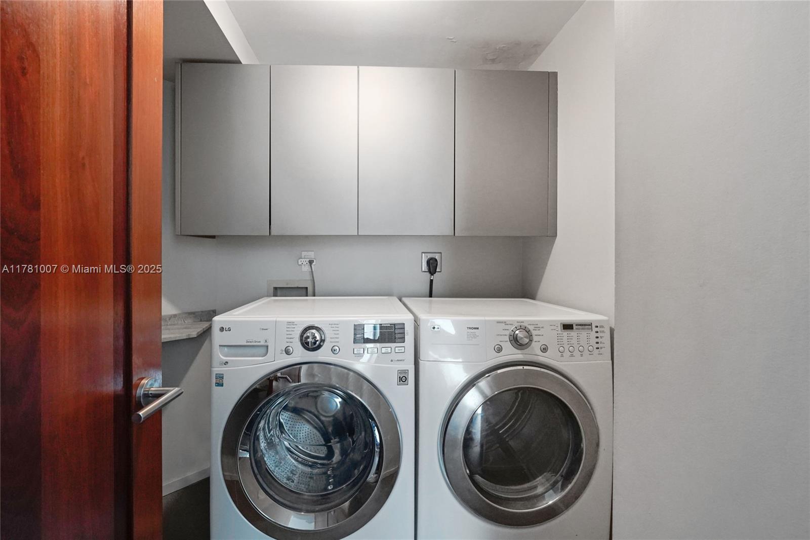 PORTOFINO TOWER CONDO - Residential