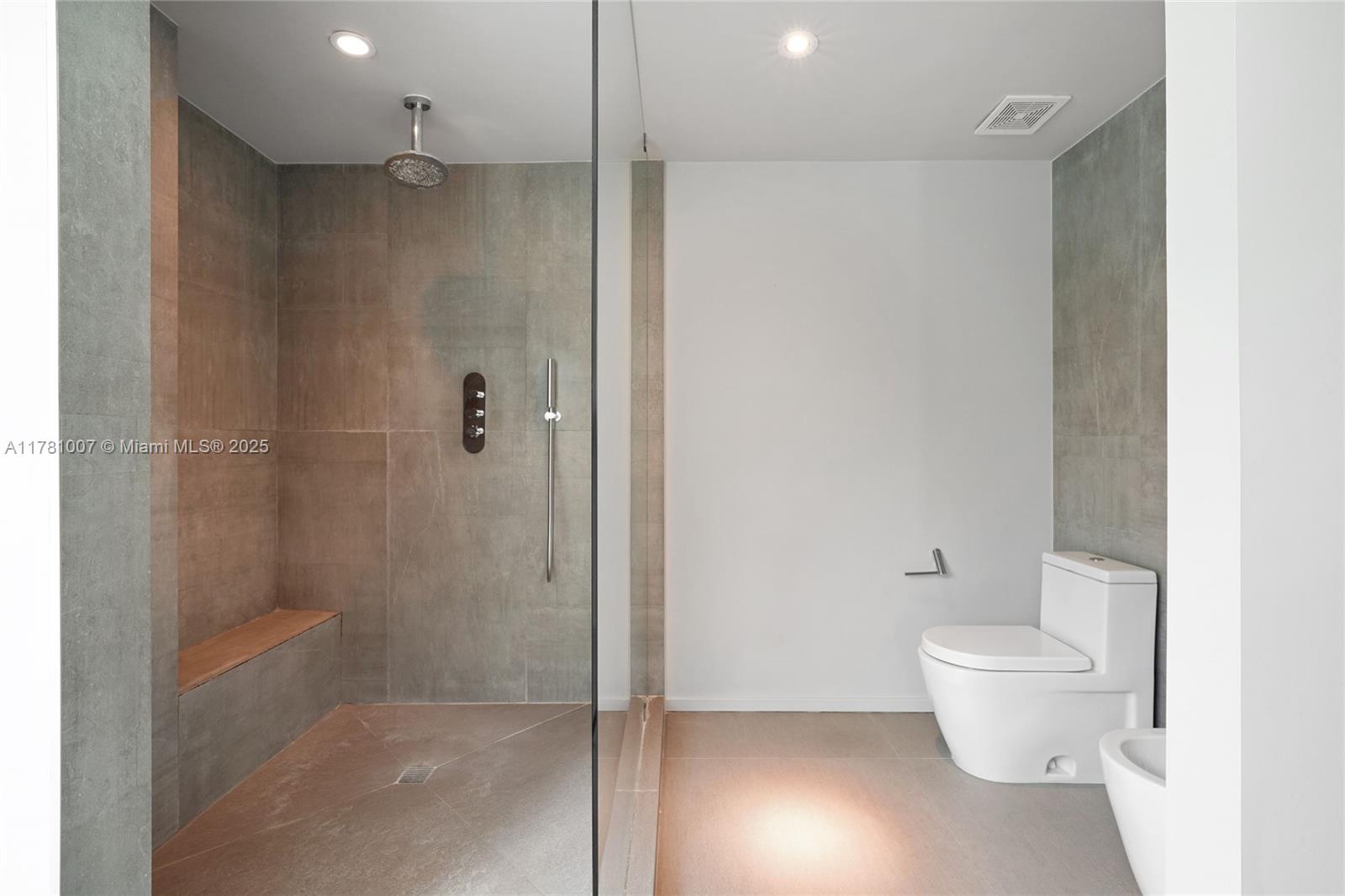 PORTOFINO TOWER CONDO - Residential