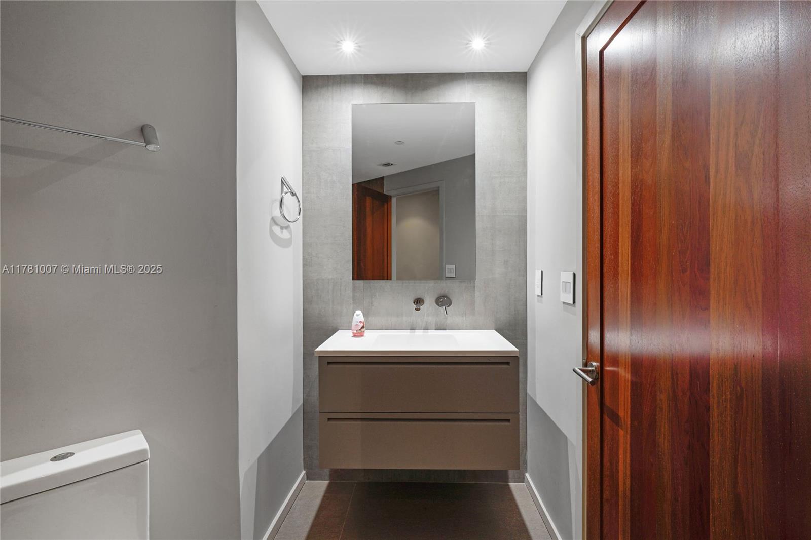 PORTOFINO TOWER CONDO - Residential