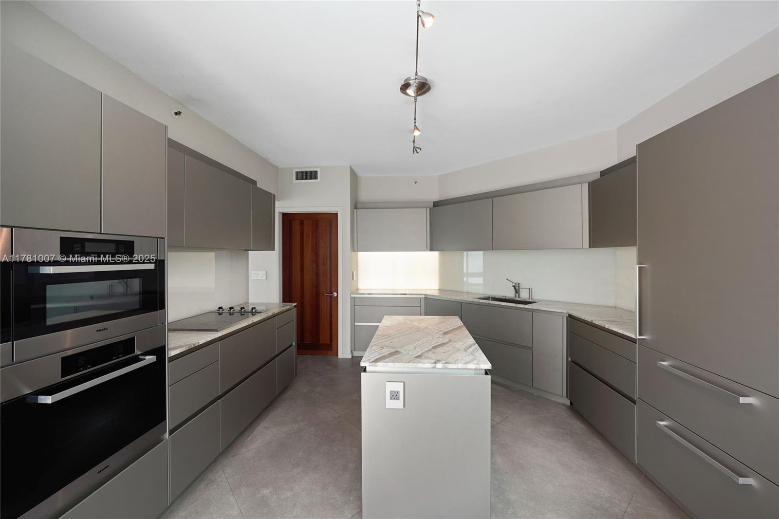 PORTOFINO TOWER CONDO - Residential