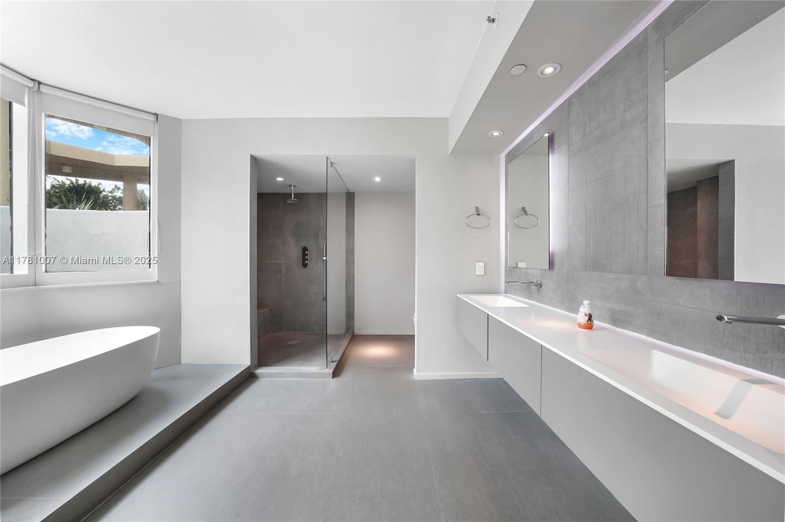 PORTOFINO TOWER CONDO - Residential