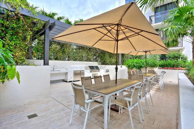 MERRICK MANOR CONDO - Residential