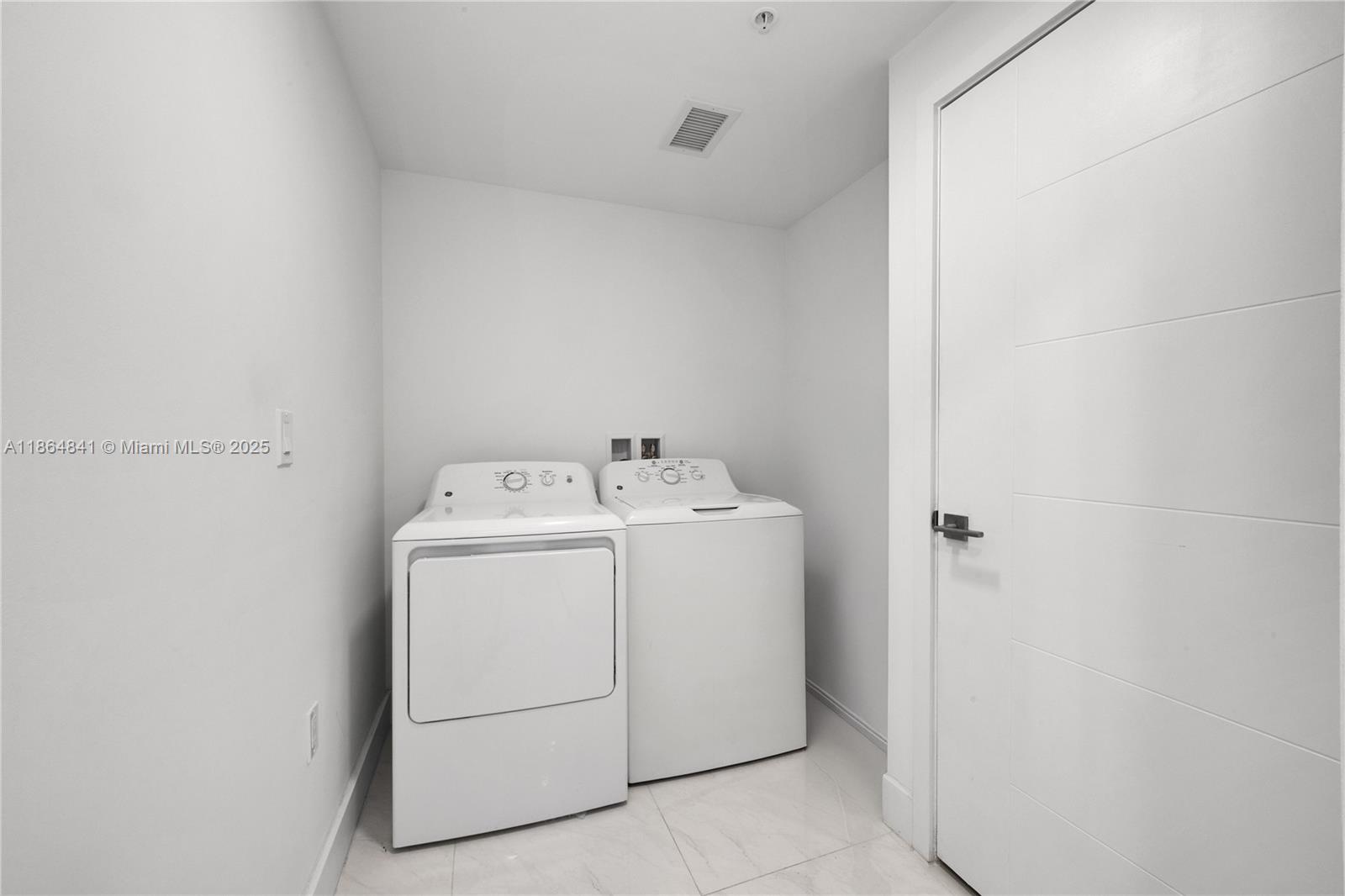 MERRICK MANOR CONDO - Residential