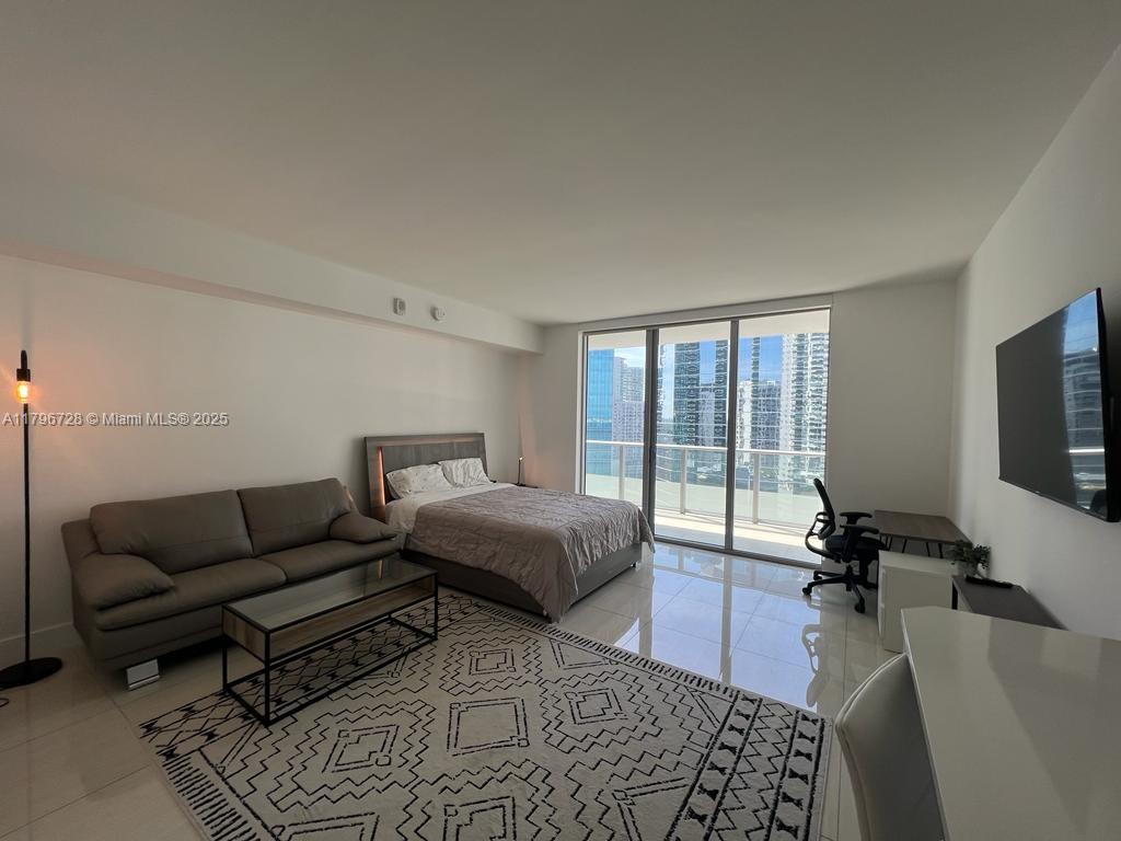 1300 Brickell Bay Dr 2200