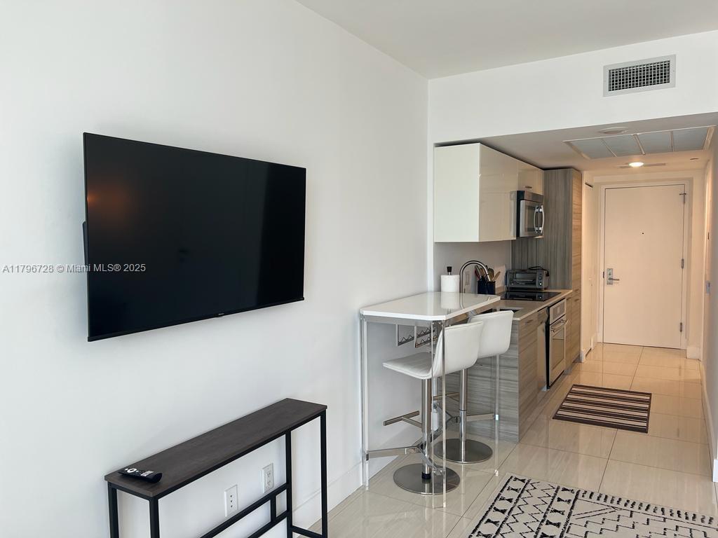 1300 Brickell Bay Dr 2200