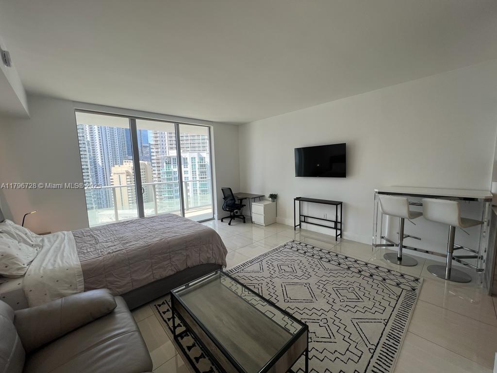 1300 Brickell Bay Dr 2200