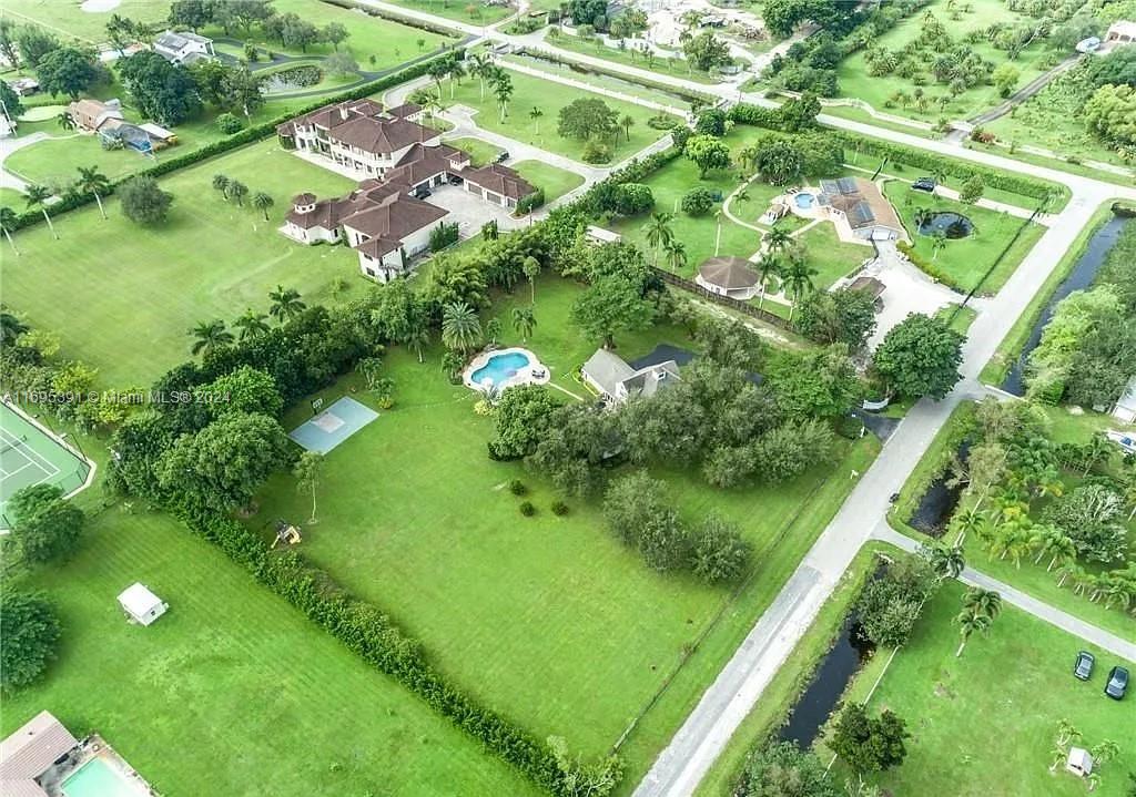 13500 SW 55th St