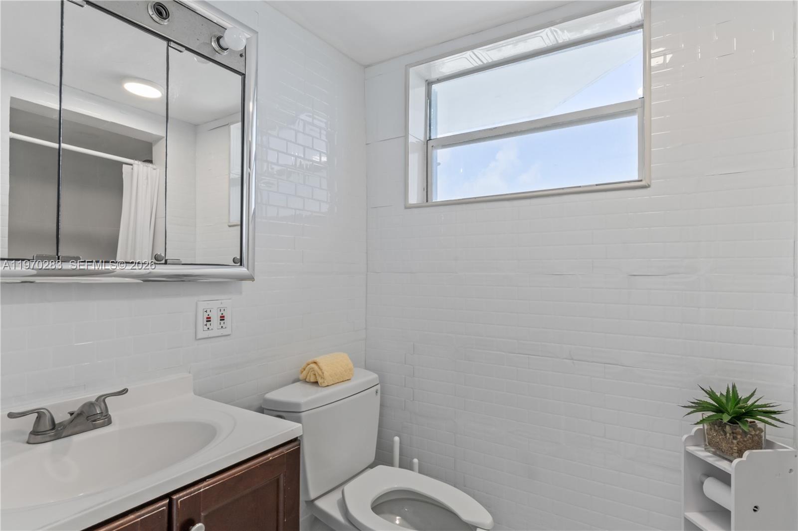 MAGALUF TOWERS CONDO - Residential