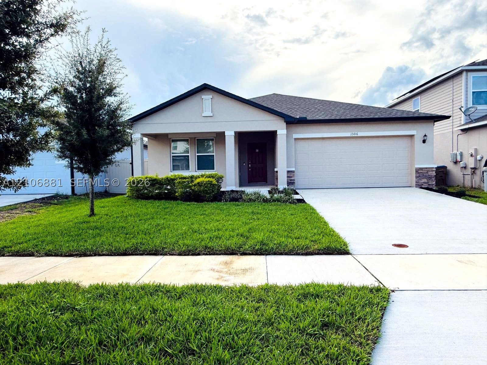 1306 AXEL GRAESON AVE