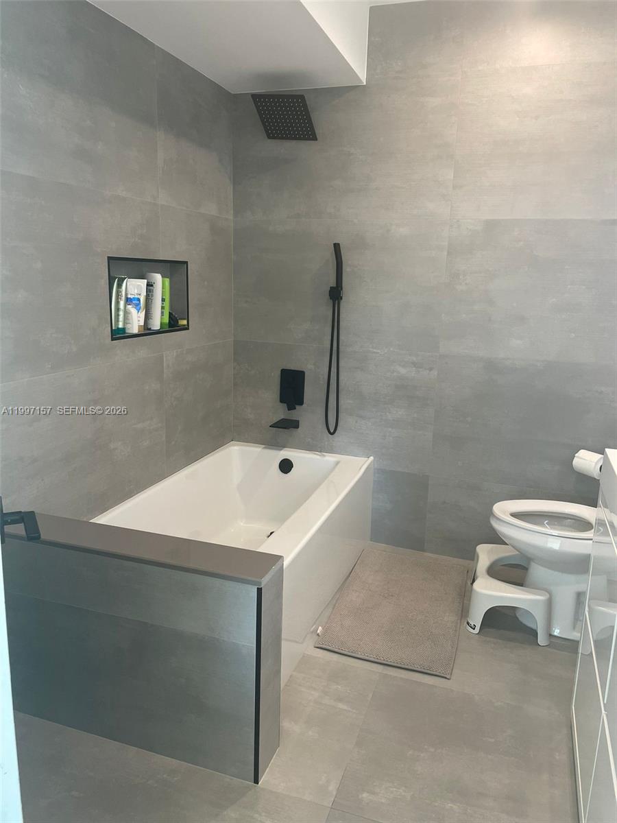 BEACH CLUB VILLAS CONDO - Residential