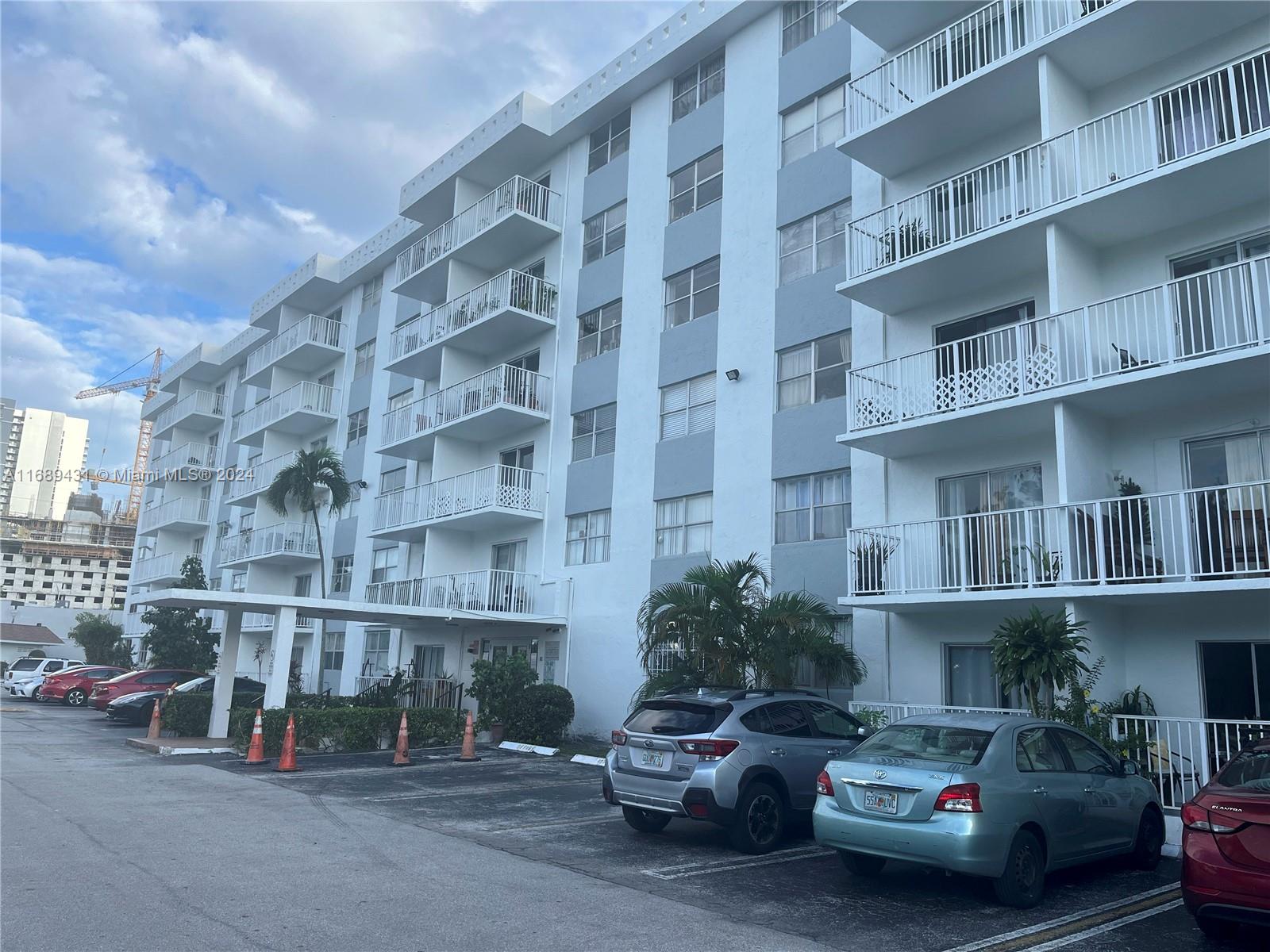 16465 Ne 22nd Ave 304, North Miami Beach, Miami-Dade County, Florida - 1 Bedrooms  
1 Bathrooms - 