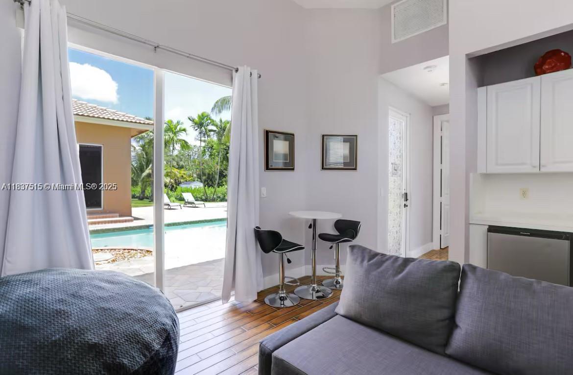 PINE TREE ESTATES - Residential Lease