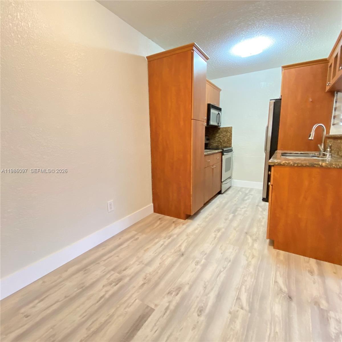 SPANISH TRACE CONDO - Residential Lease