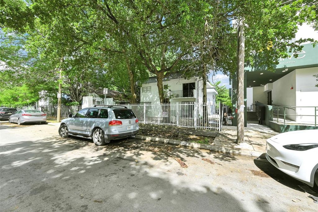 Photo of 641 NW 2nd St, Miami, FL 33128 (MLS # A11891350)