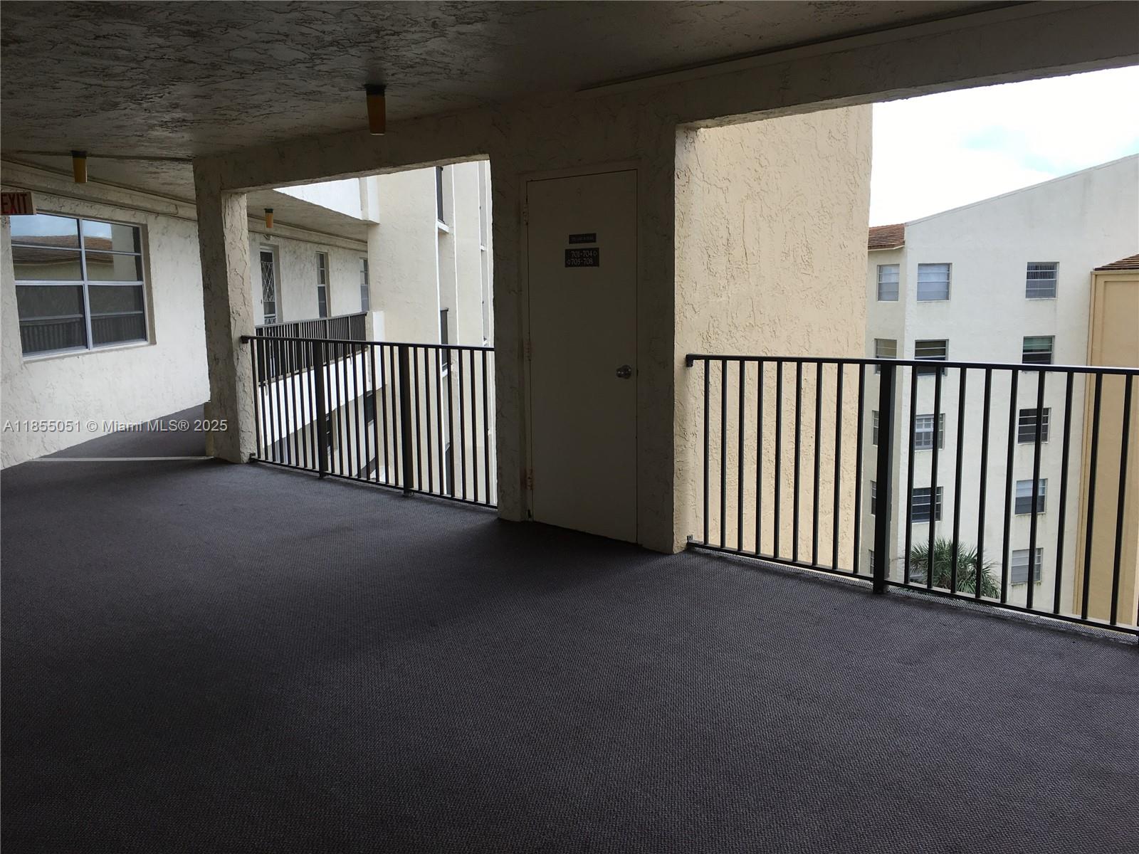 18TH HOLE AT INVERRARY CO - Residential