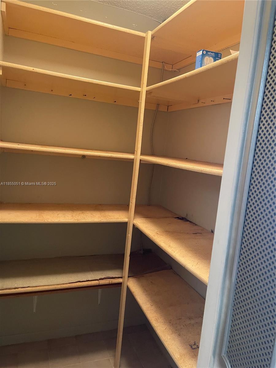 18TH HOLE AT INVERRARY CO - Residential