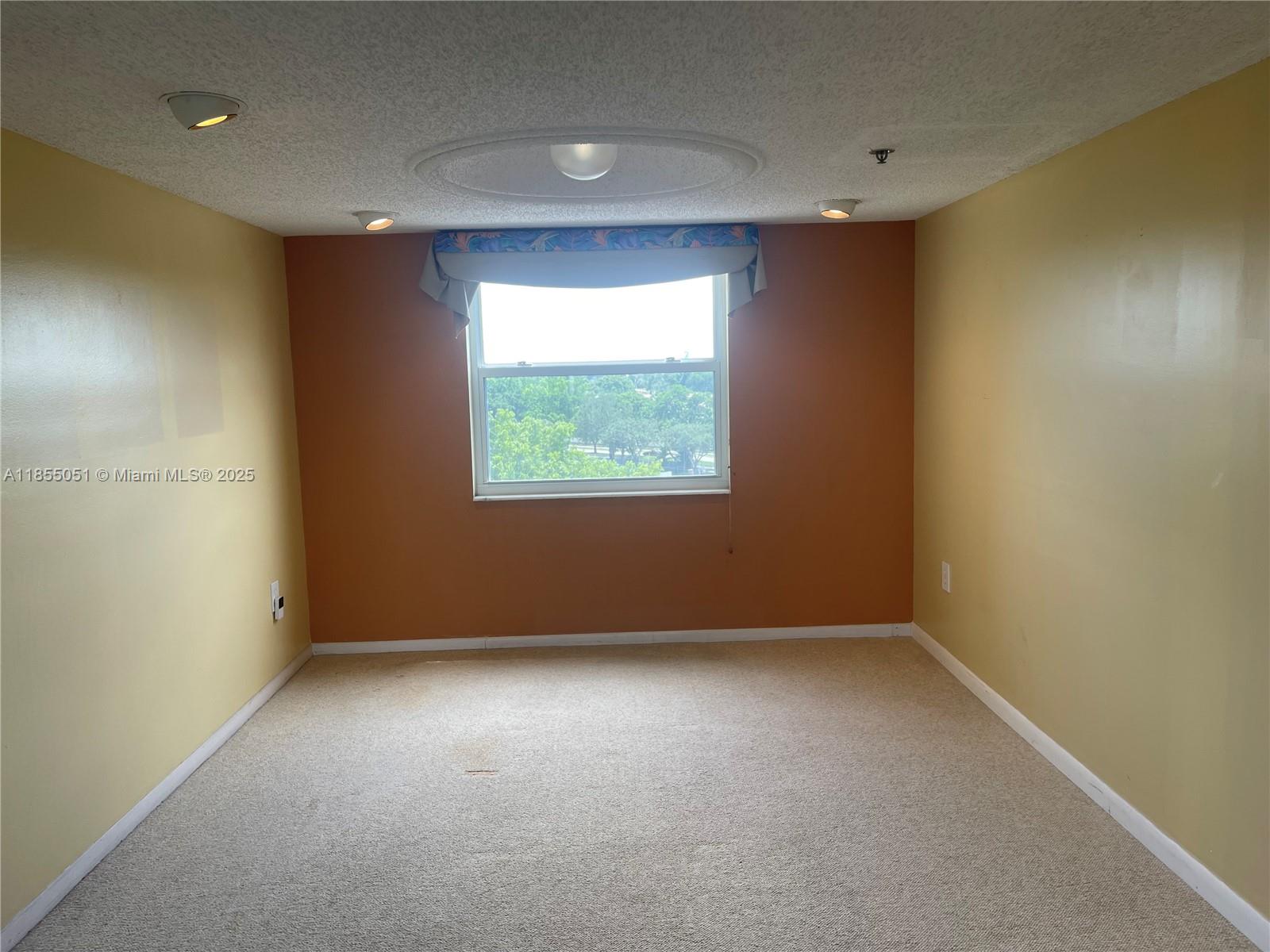 18TH HOLE AT INVERRARY CO - Residential