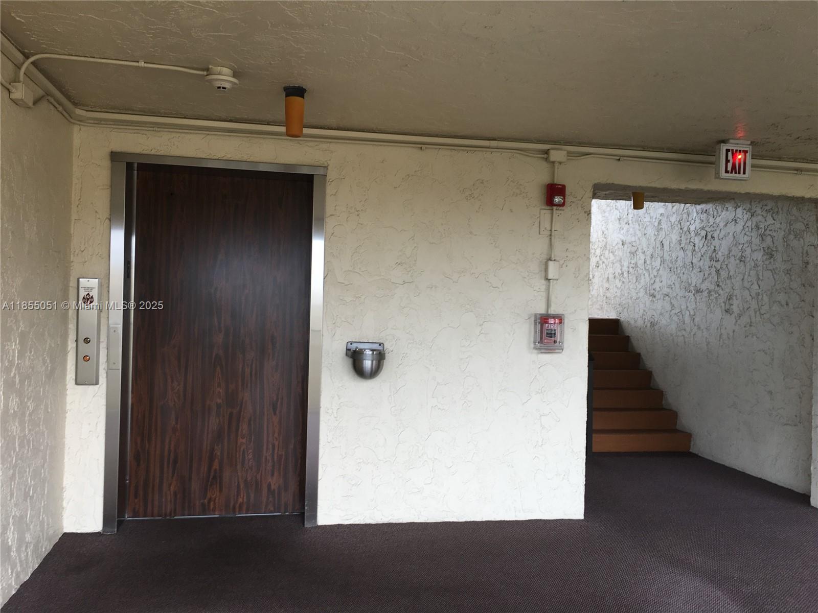 18TH HOLE AT INVERRARY CO - Residential