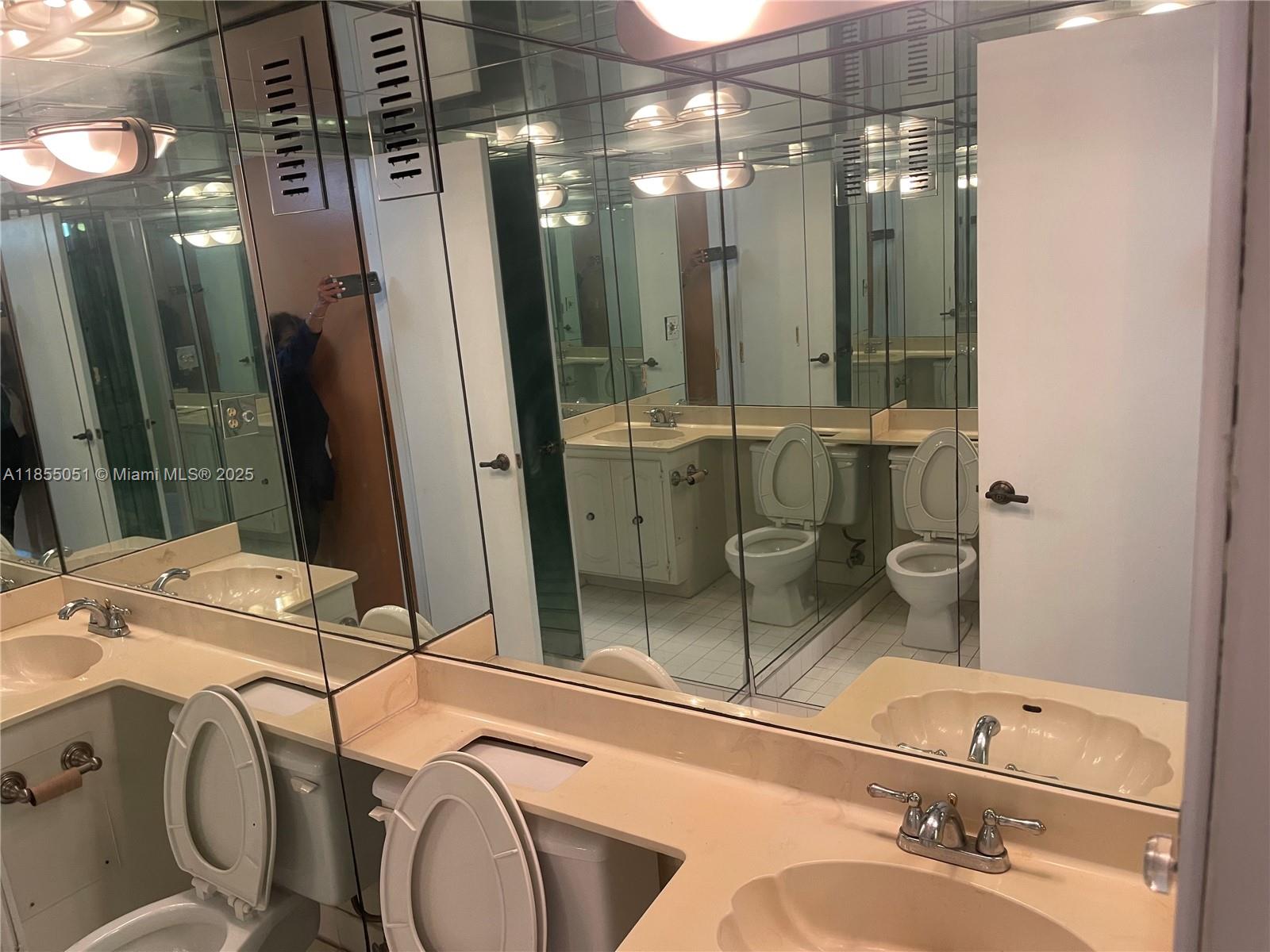 18TH HOLE AT INVERRARY CO - Residential