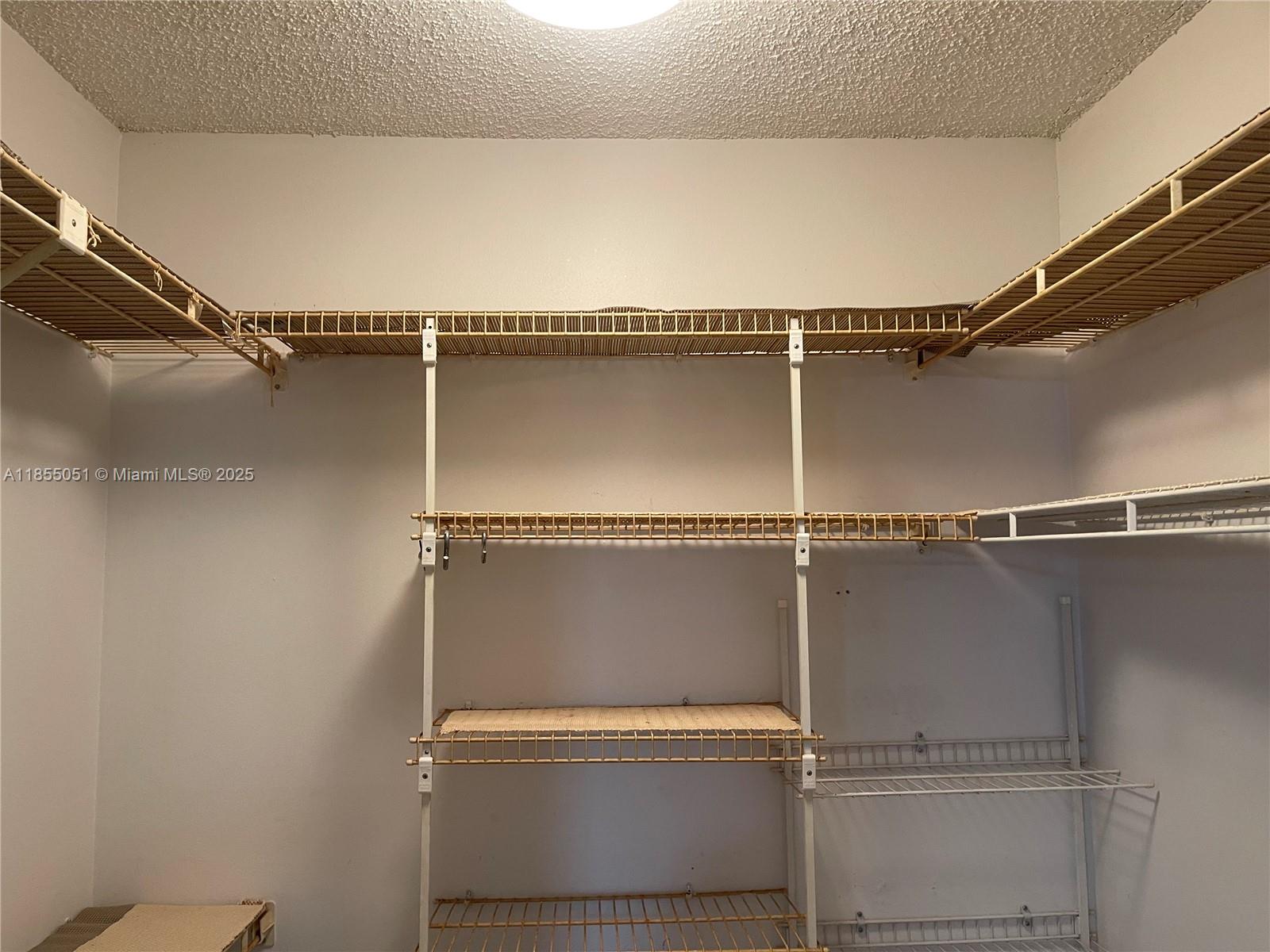 18TH HOLE AT INVERRARY CO - Residential