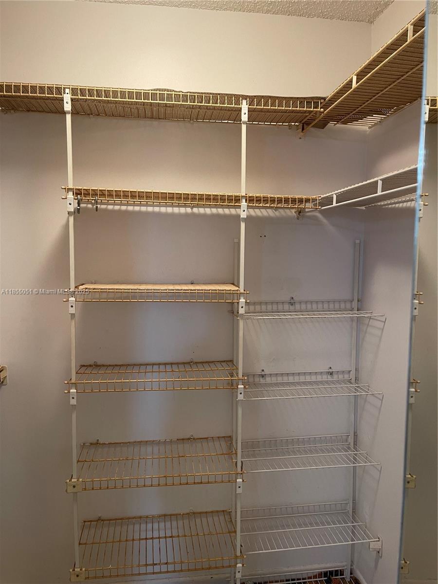 18TH HOLE AT INVERRARY CO - Residential