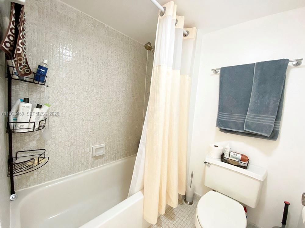 WINSTON TOWERS 700 CONDO - Residential Lease