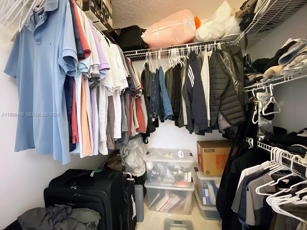 WINSTON TOWERS 700 CONDO - Residential Lease