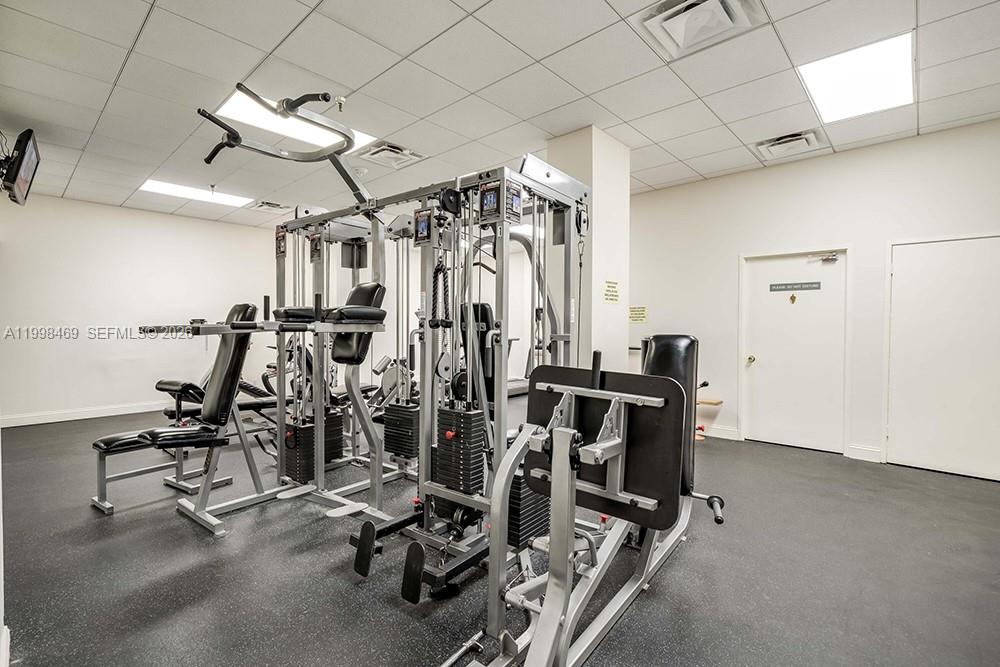 WINSTON TOWERS 700 CONDO - Residential Lease