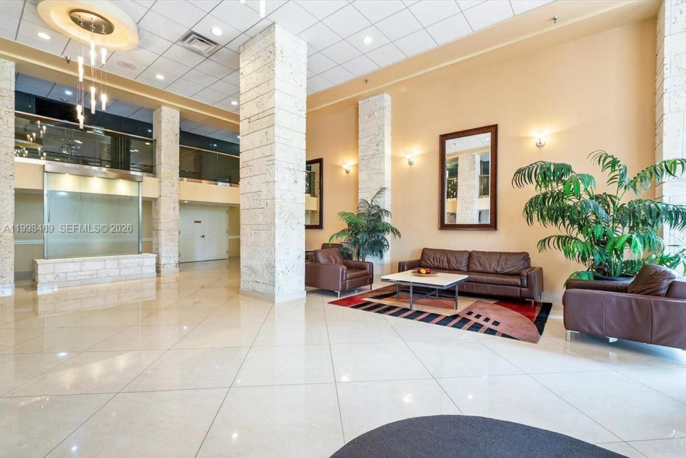 WINSTON TOWERS 700 CONDO - Residential Lease