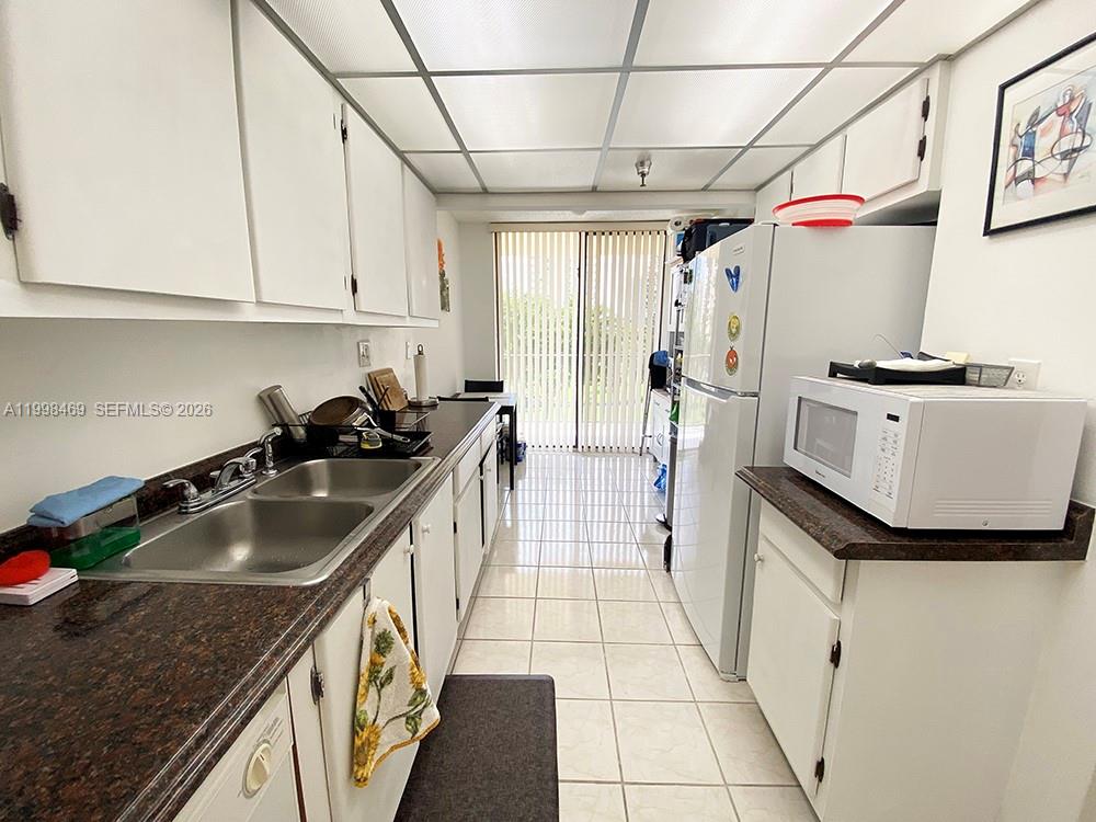 WINSTON TOWERS 700 CONDO - Residential Lease