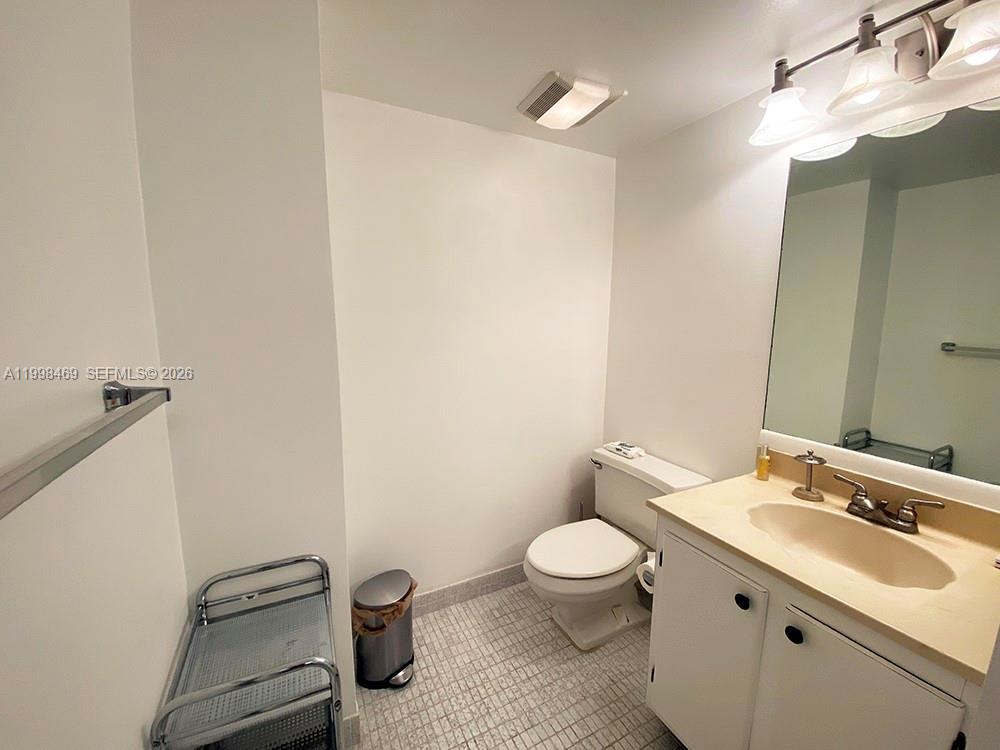 WINSTON TOWERS 700 CONDO - Residential Lease