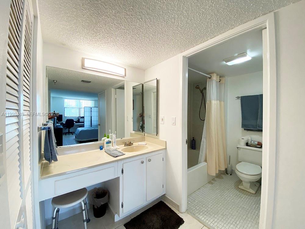 WINSTON TOWERS 700 CONDO - Residential Lease