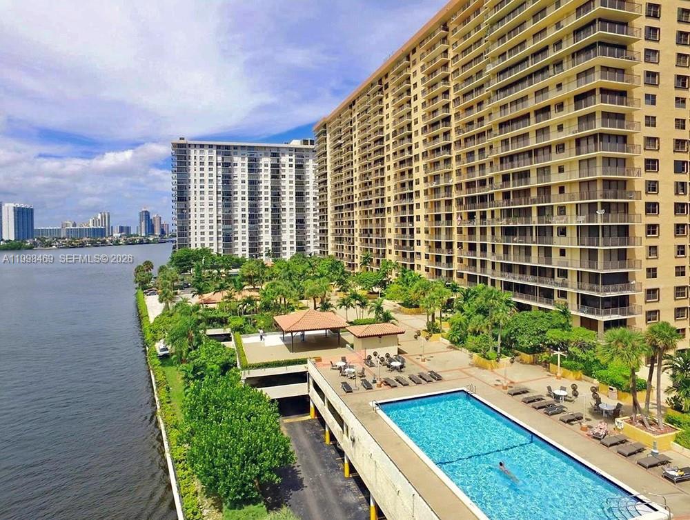 WINSTON TOWERS 700 CONDO - Residential Lease