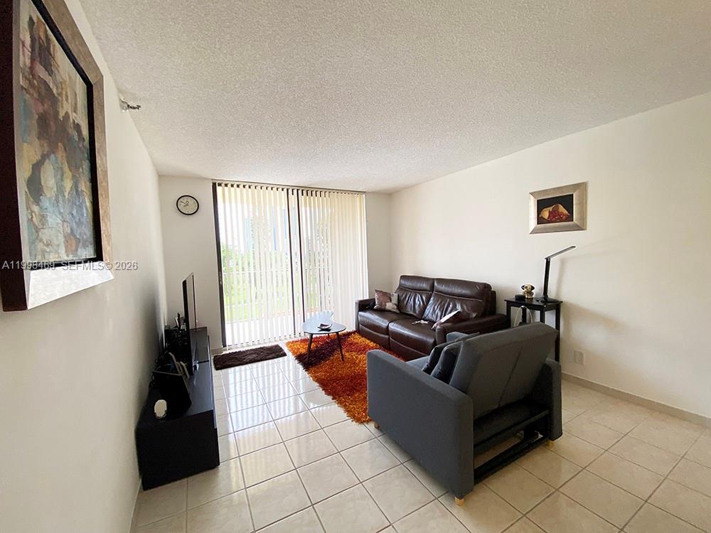 WINSTON TOWERS 700 CONDO - Residential Lease